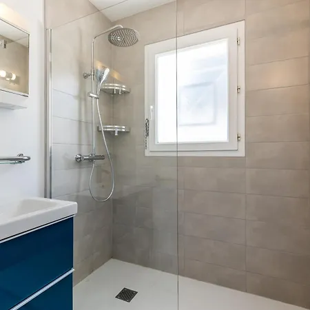 Maison Du Lion لاكانو